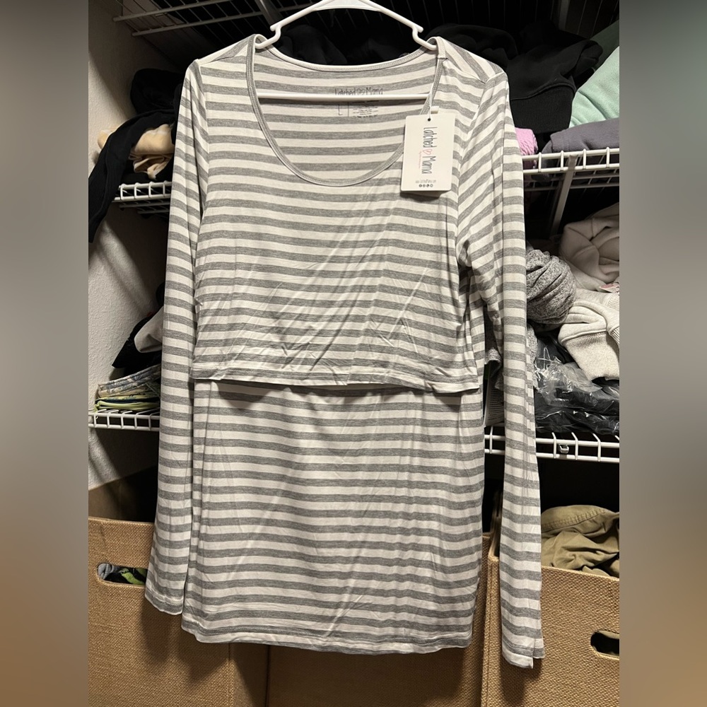 Latched Mama White / Gray Long Sleeve NWT